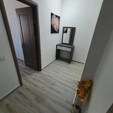 Amira Apartment